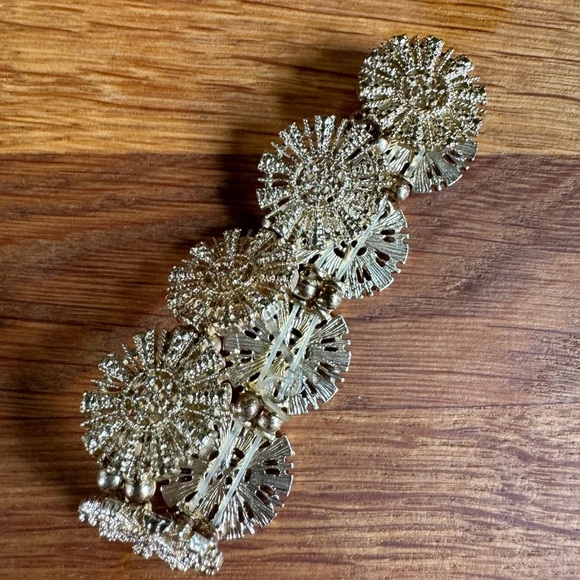 Gold medallion stretch bracelet - Picture 1 of 3